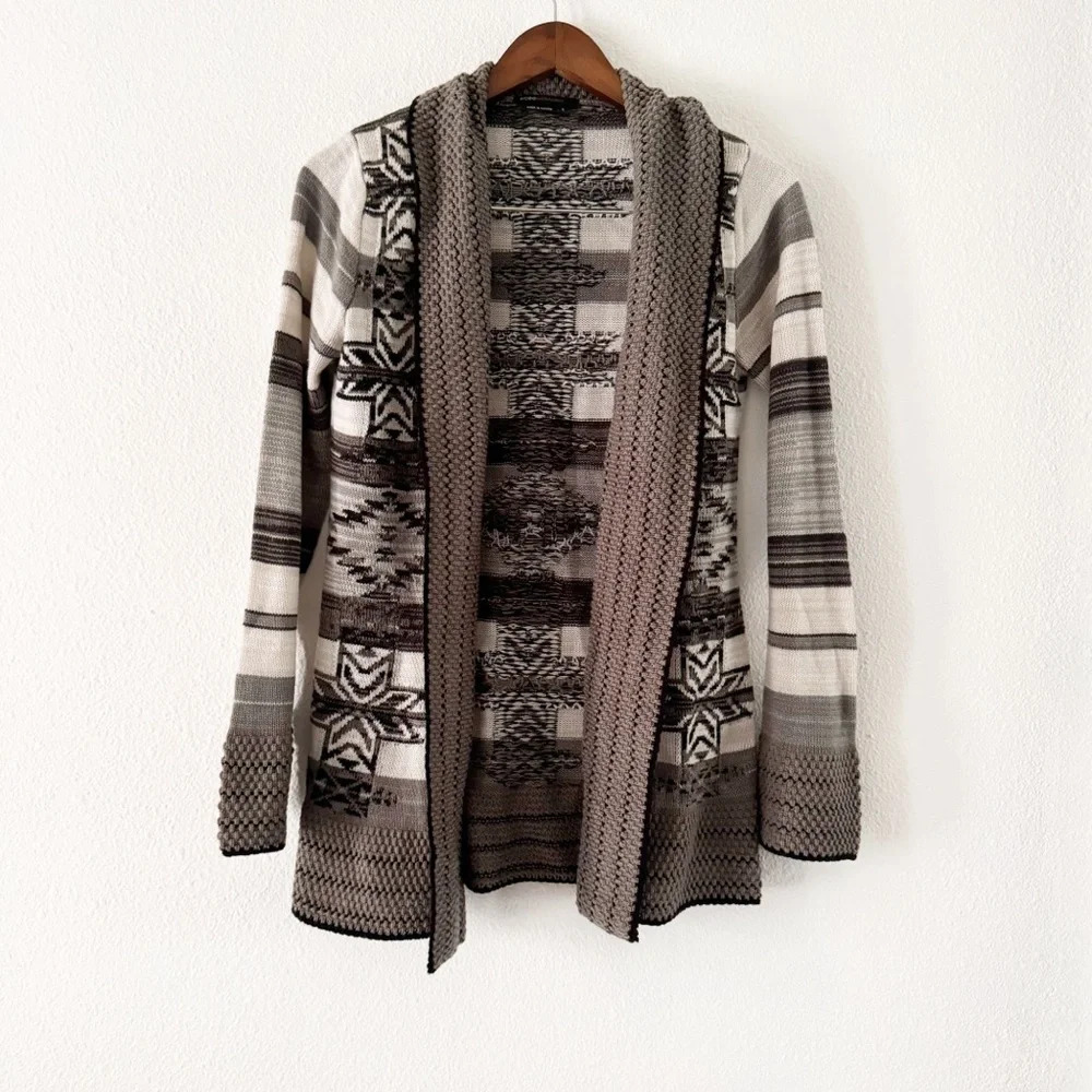 BCBG MaxZaria Aztec Chunky Knit Western Long Sweater Open Front Size Small